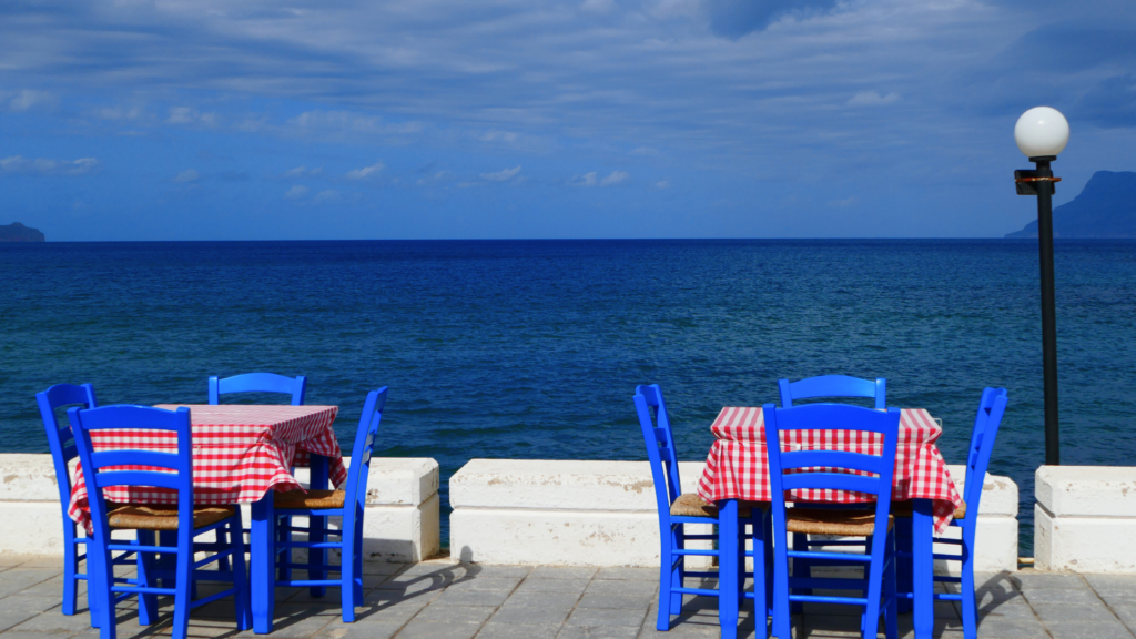 seaside dining in kissamos